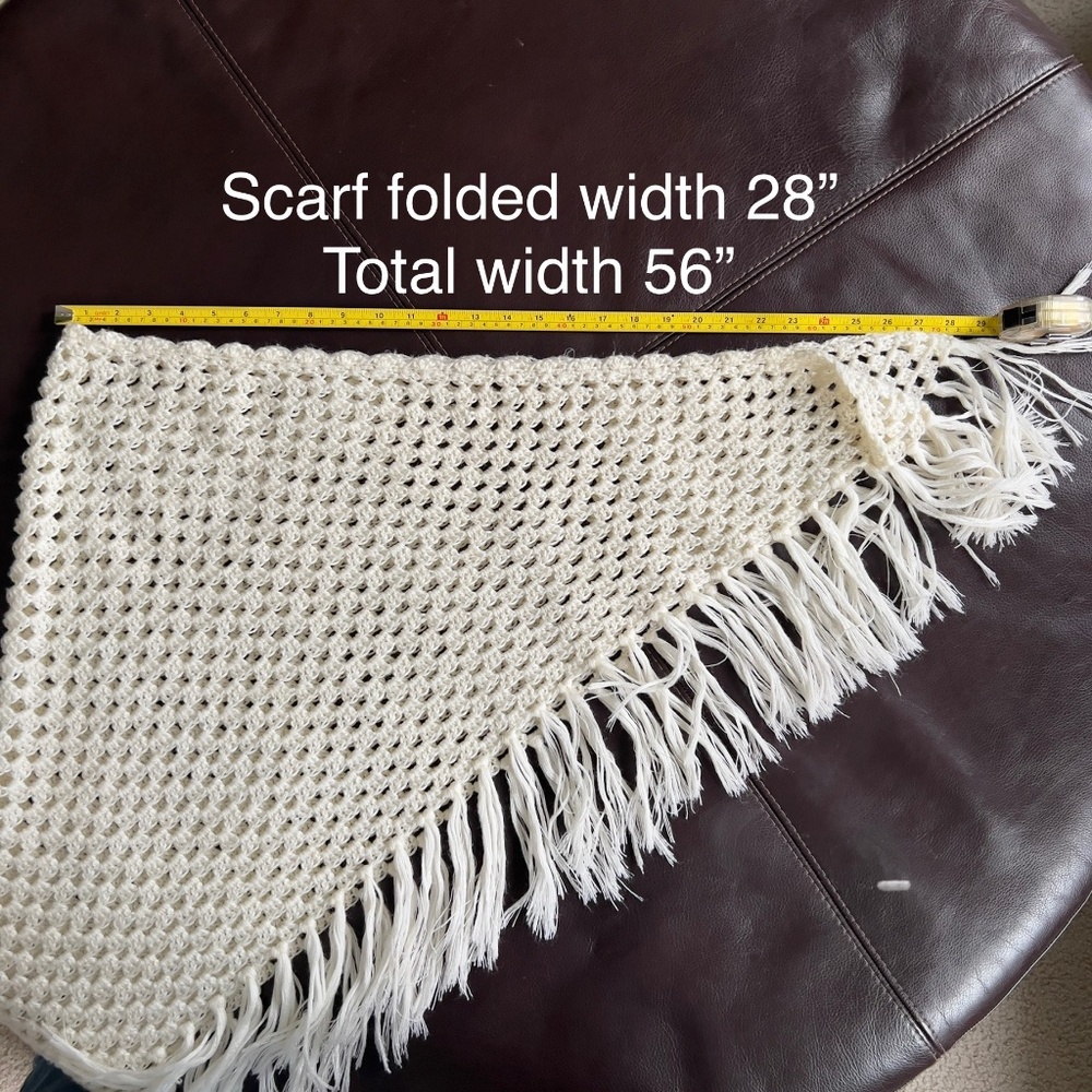 Vintage Cream Hand Crochet Fringed Shawl - Picture 5 of 9